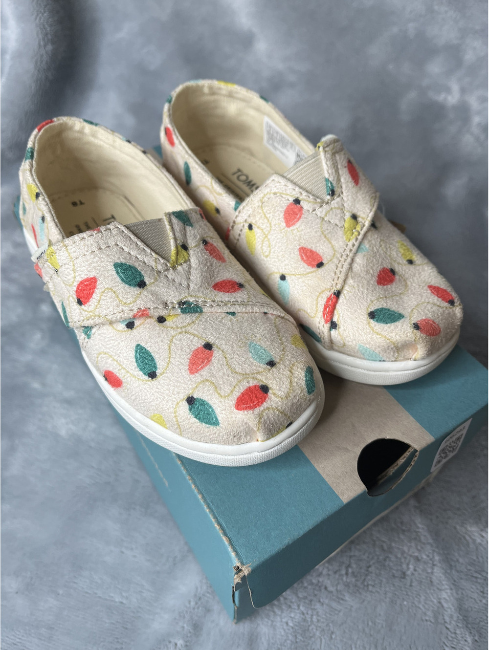 NWT Toms Girl's Belmont/Natural Tree Light Print Slip-on Size 8